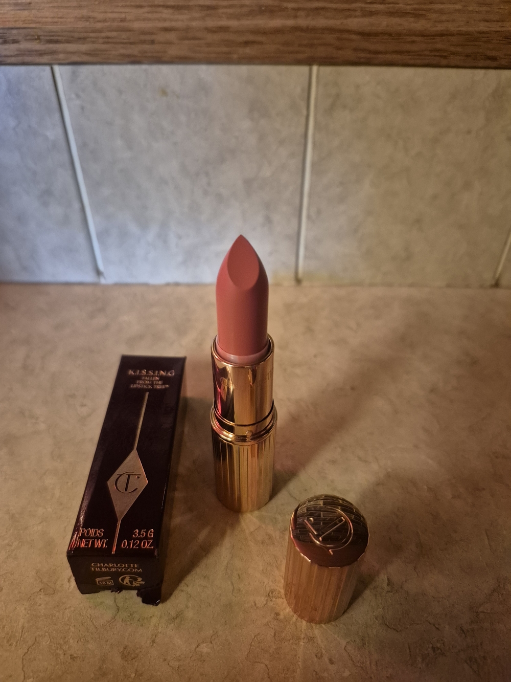 Charlotte Tilbury KISSING Fallen From The Tree Lipstick Coral Kiss
